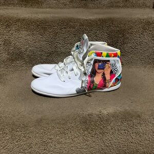 Reebok womens sneaker Sz 10. Worn twice. $55